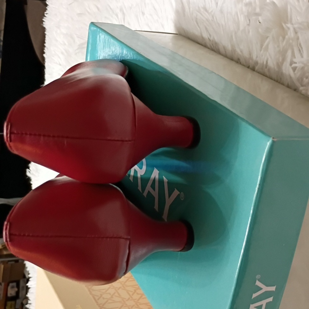 Array Flatter Classic Red Women's Leather Pumps H… - image 6